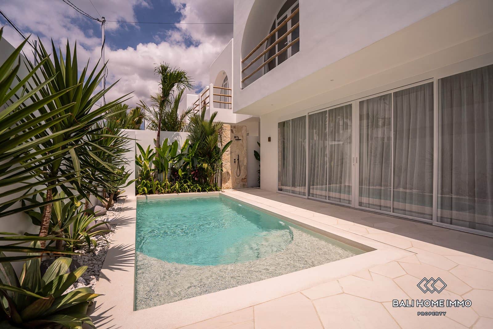 Tropical Mediterranean 2 Bedroom Villa For Sale in Kayu Tulang Canggu