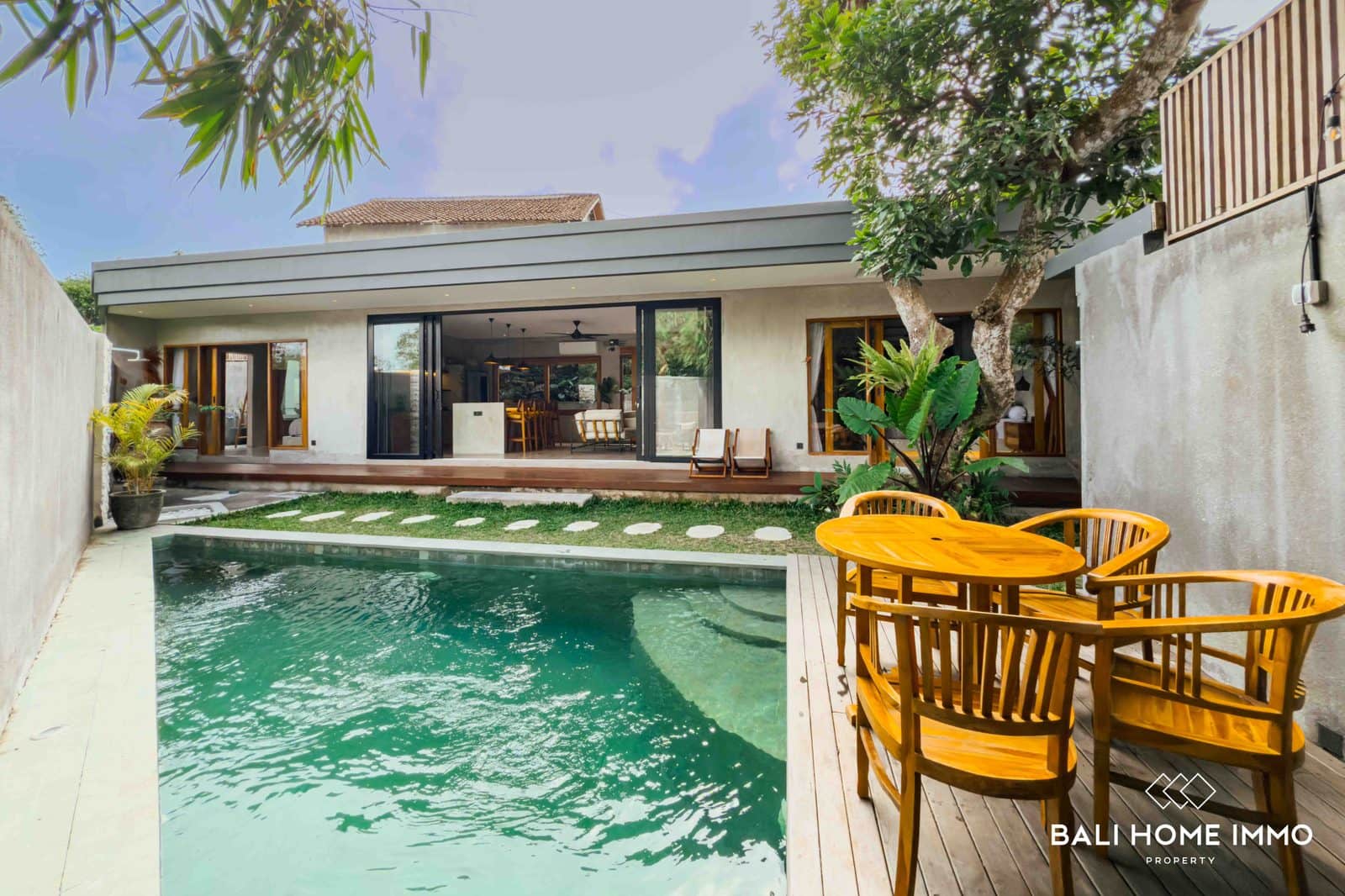 Peaceful 2 Bedrooms Villa for Sale Leasehold in Bali - Ungasan - Rf6360a