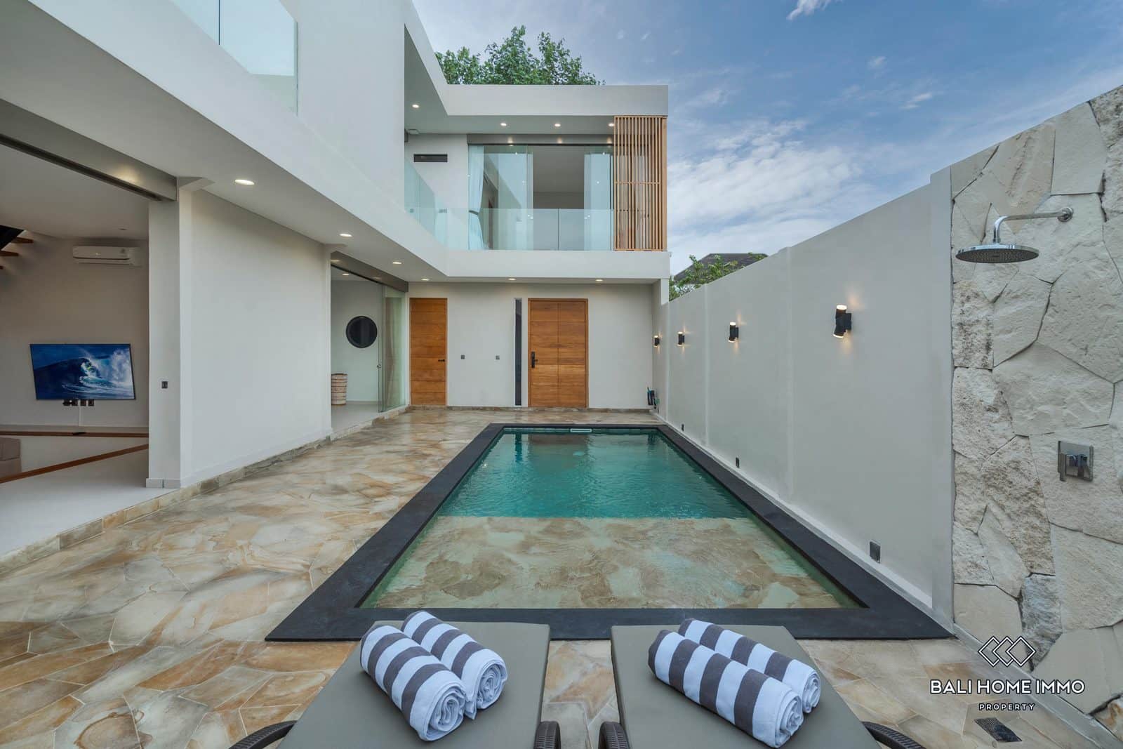 Brand new 3 Bedroom villa for Sale leasehold in Bali North Canggu
