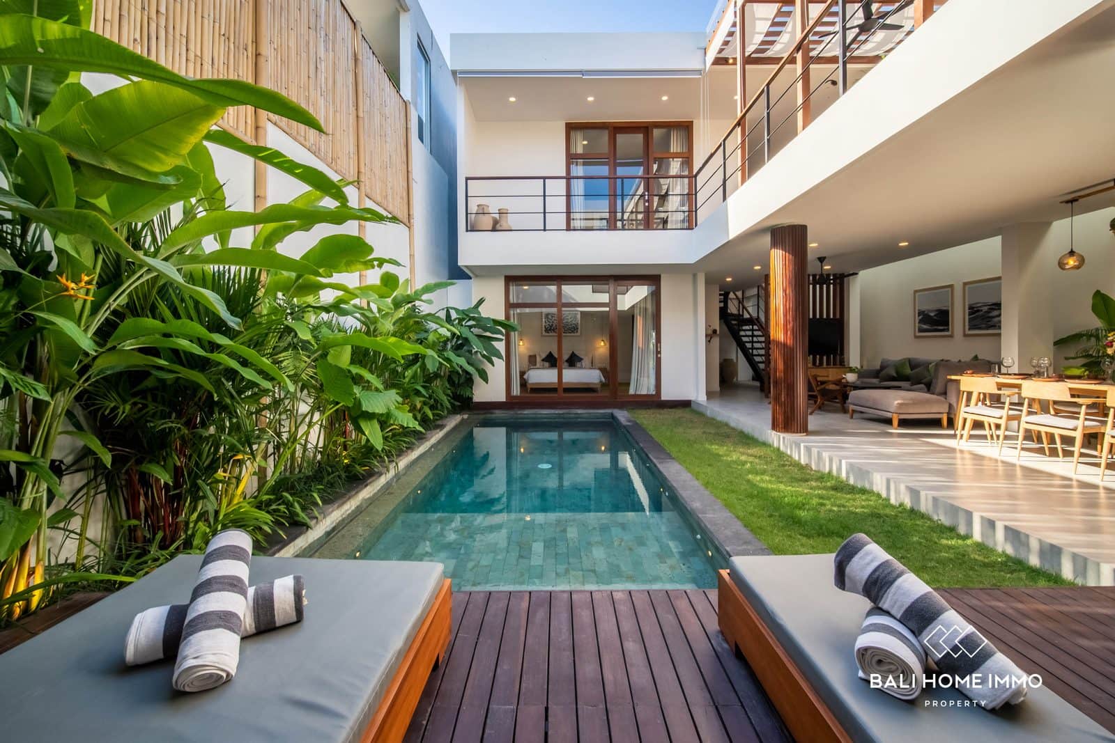 4-Bedroom Villa Walking Distance to The Beach for Sale in Berawa