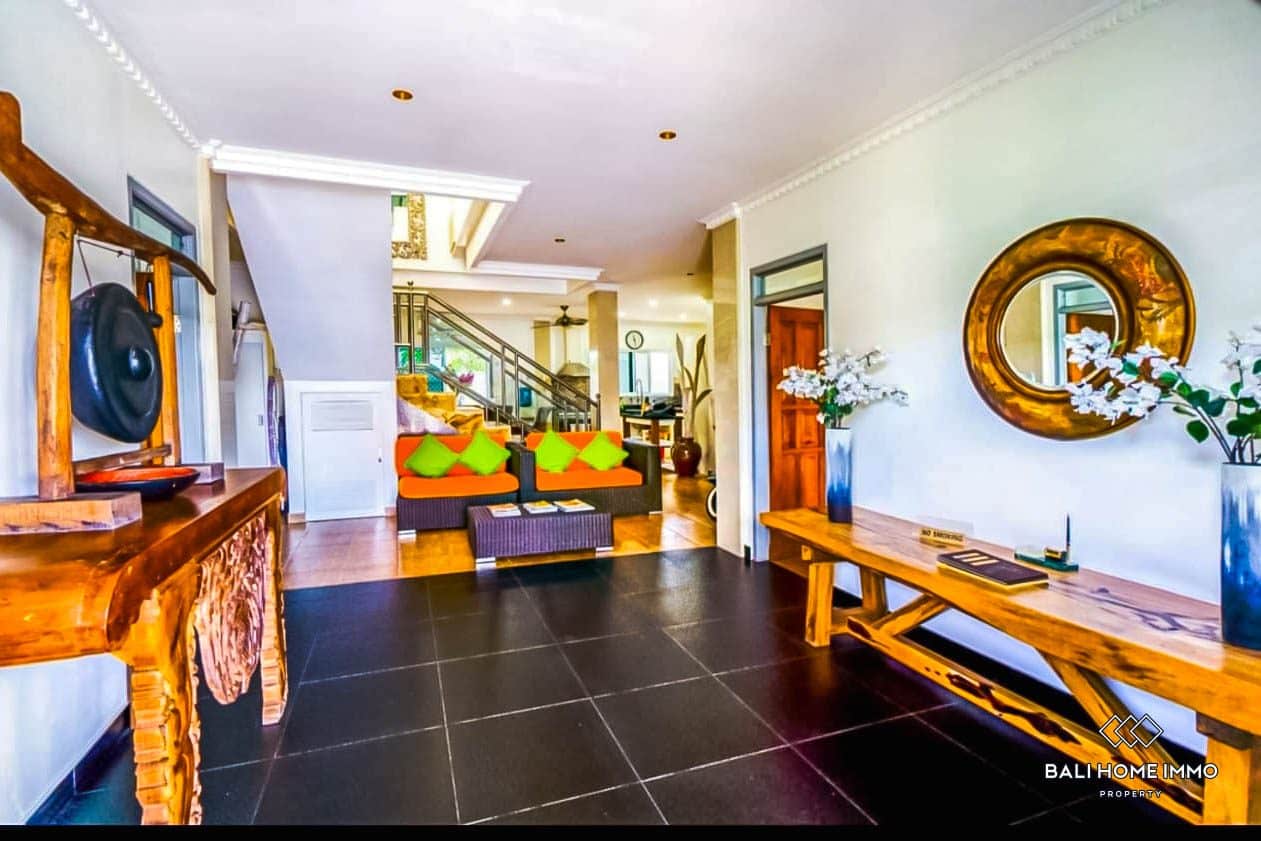 5-bedroom freehold villa in Ungasan — photo 3 of 5