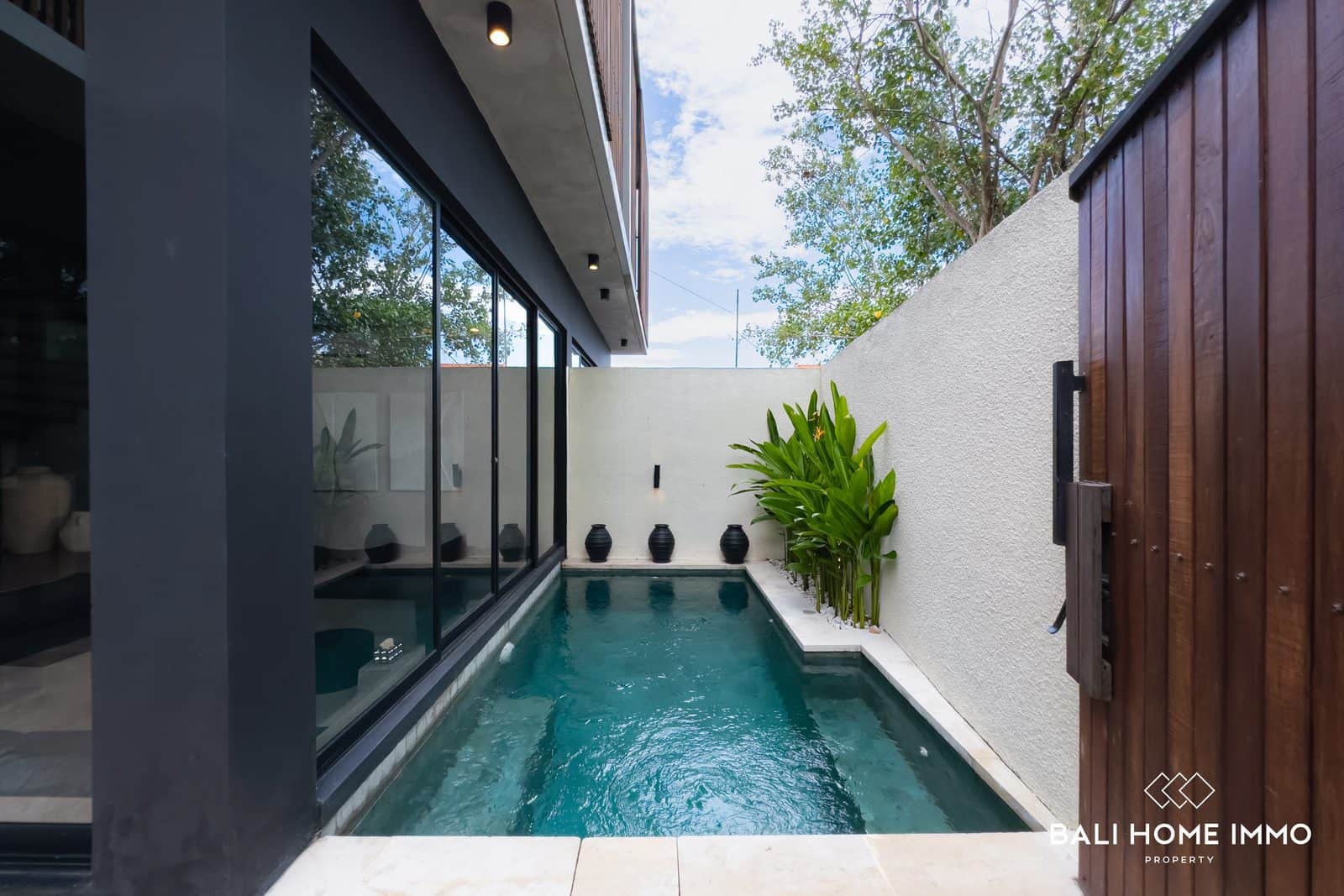Modern 2 Bedroom villa for sale leasehold in Kayu Tulang Canggu