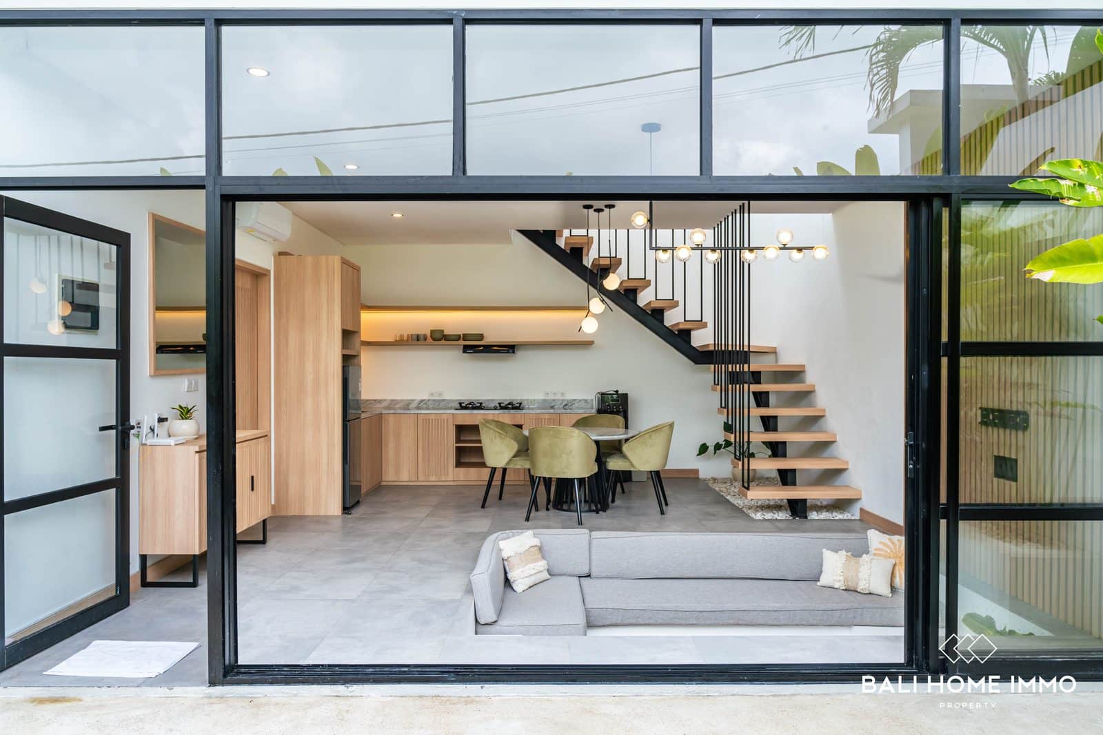 2 Bedroom villa + 1 office for sale in North Pererenan Bali