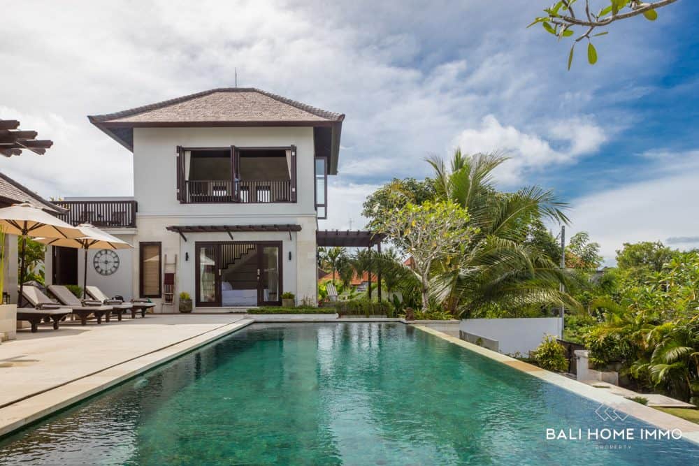 Bright and Spacious 3 Bedrooms Villa for Sale Leasehold and Freehold in Ungasan