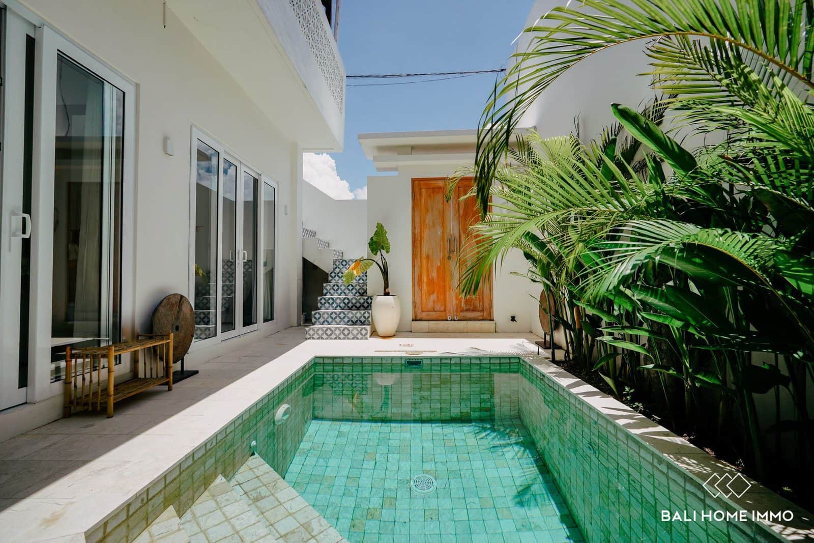 2 bedroom villa with ricefield view for sale leasehold near cemagi beach