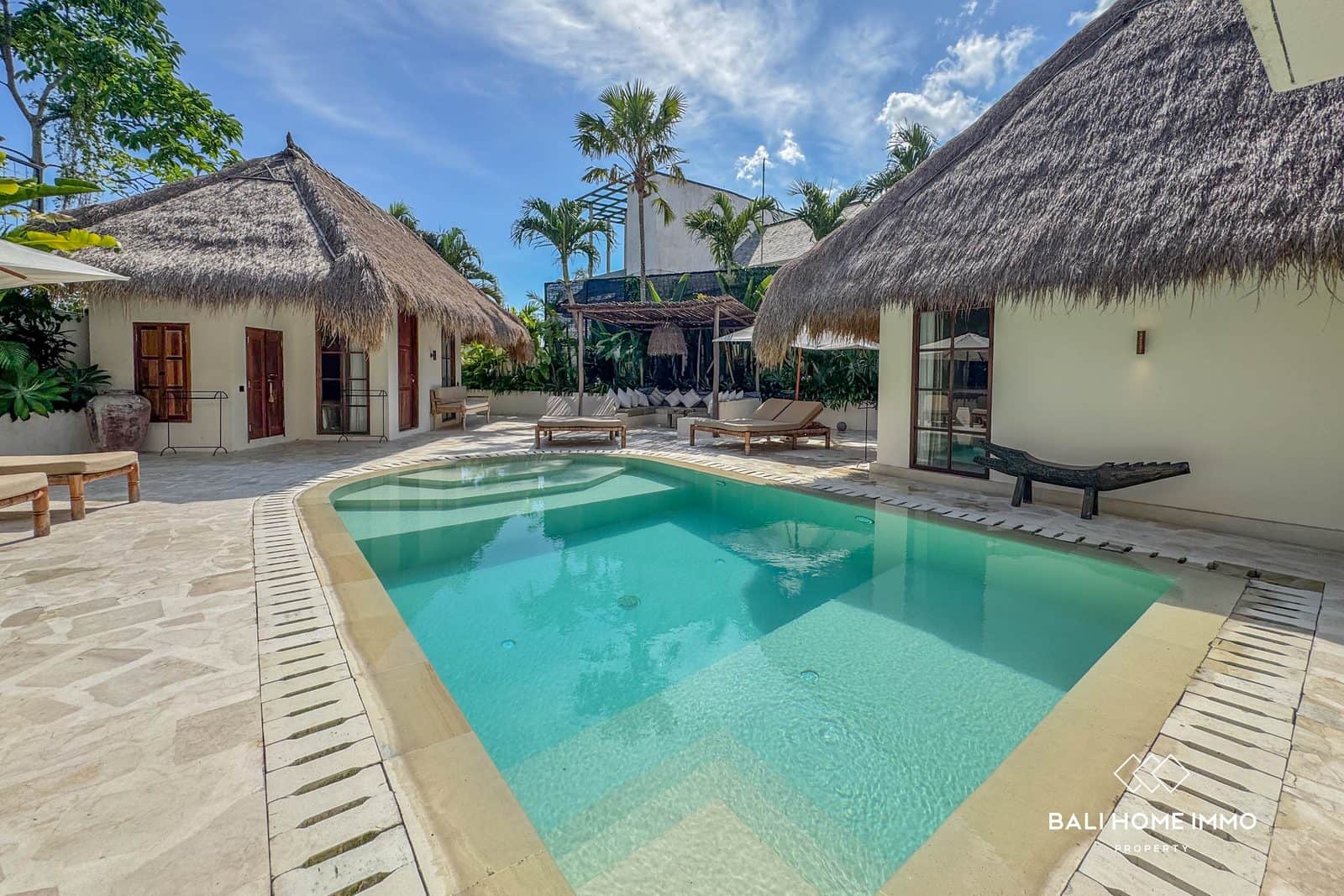4-bedroom leasehold villa in Pererenan — photo 2 of 5