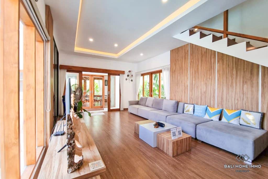 6-bedroom leasehold villa in Kerobokan — photo 3 of 5