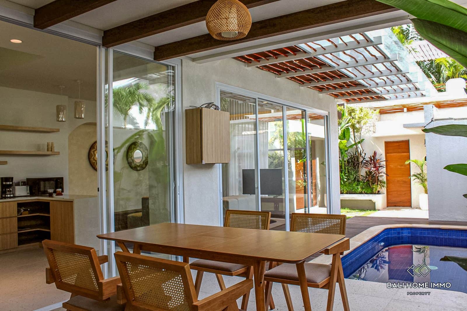 Brand new 2 bedrooms villa for sale and Rent in Bali - Tumbak bayuh - AR085E