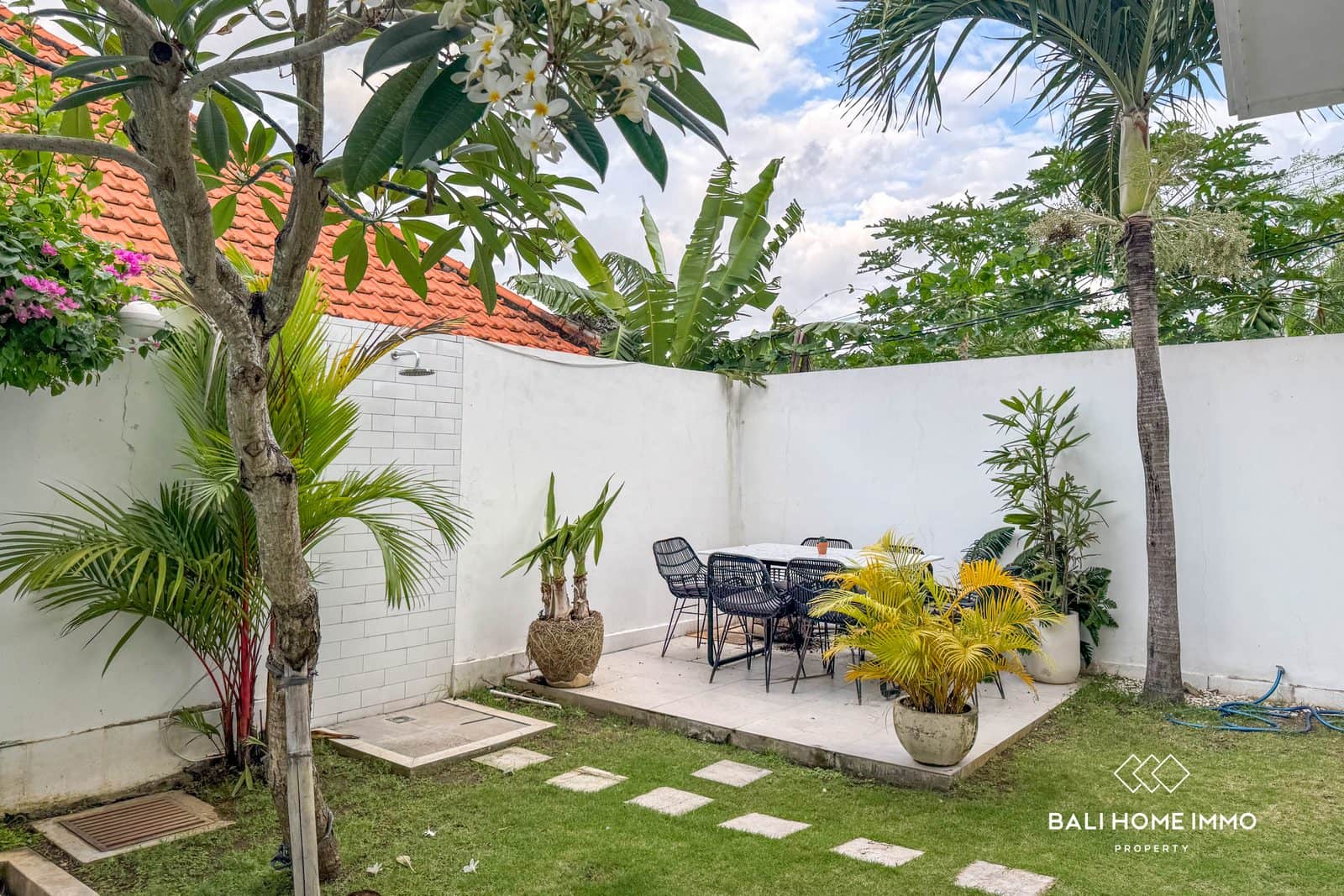 4-bedroom leasehold villa in Canggu — photo 2 of 5