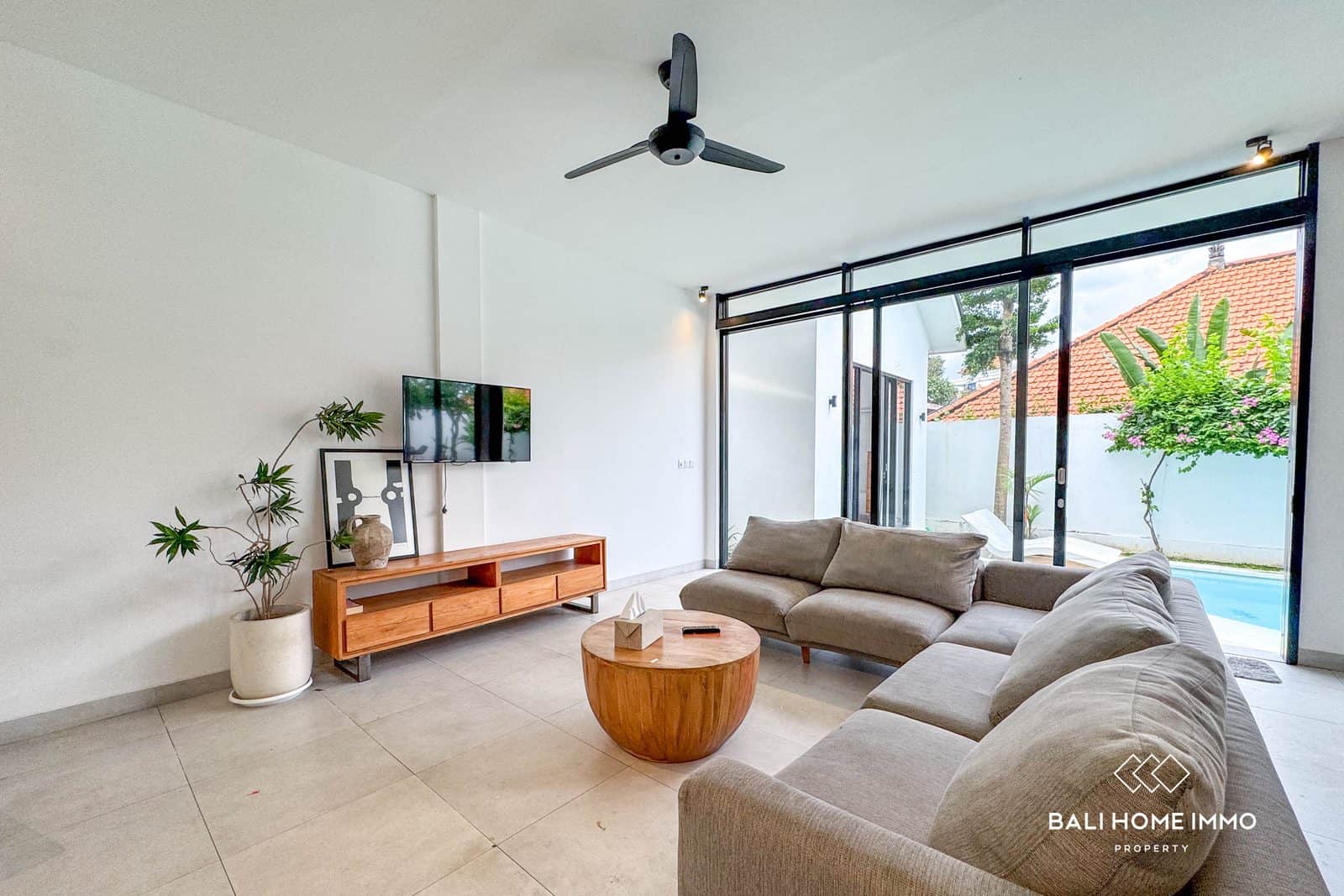 4-bedroom leasehold villa in Canggu — photo 3 of 5