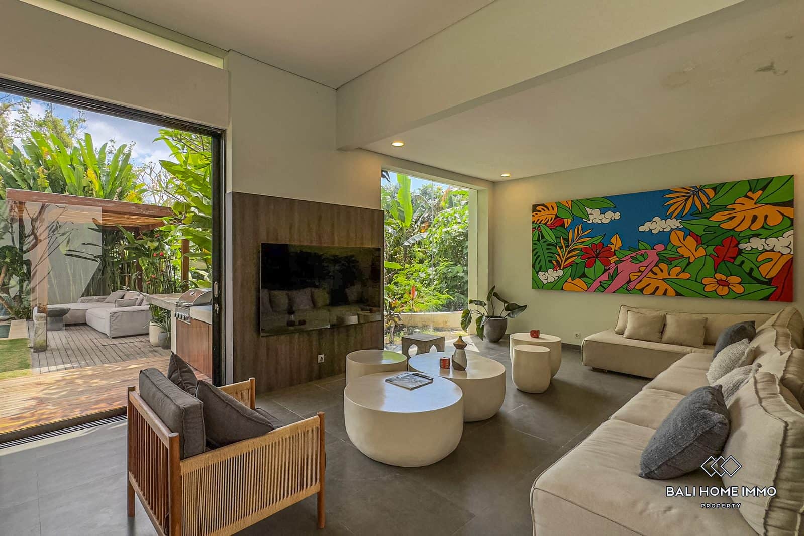 5-bedroom leasehold villa in Canggu — photo 2 of 5