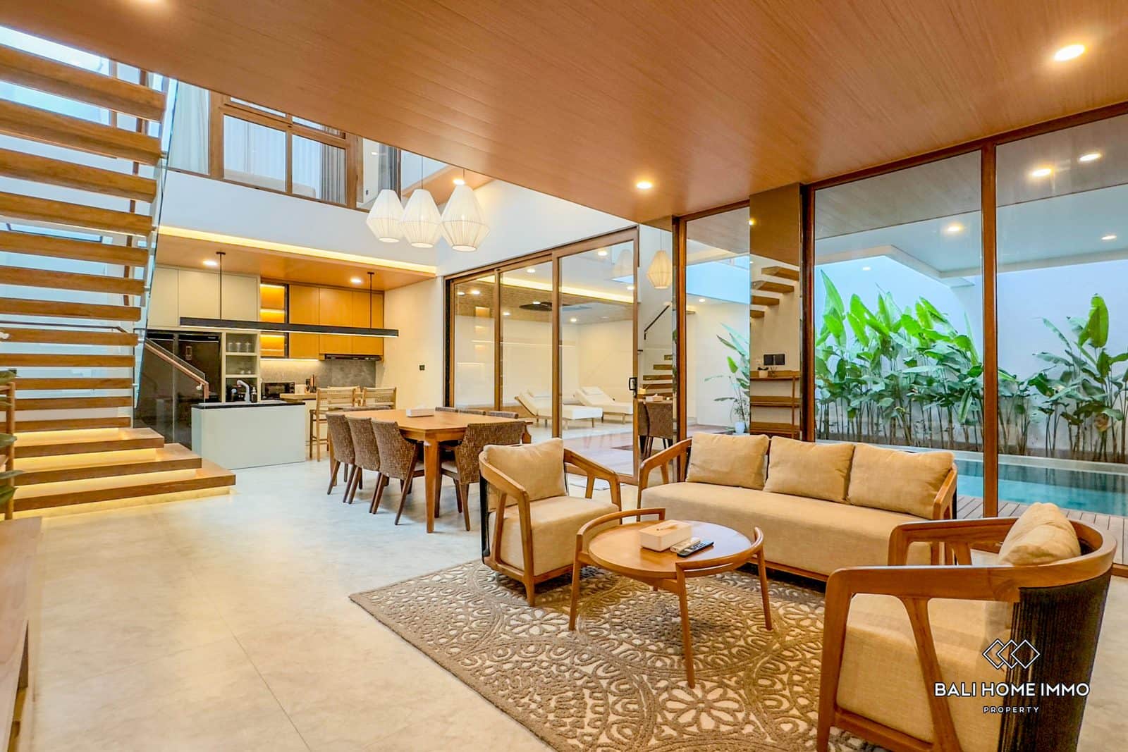 4-bedroom freehold villa in Canggu — photo 2 of 5