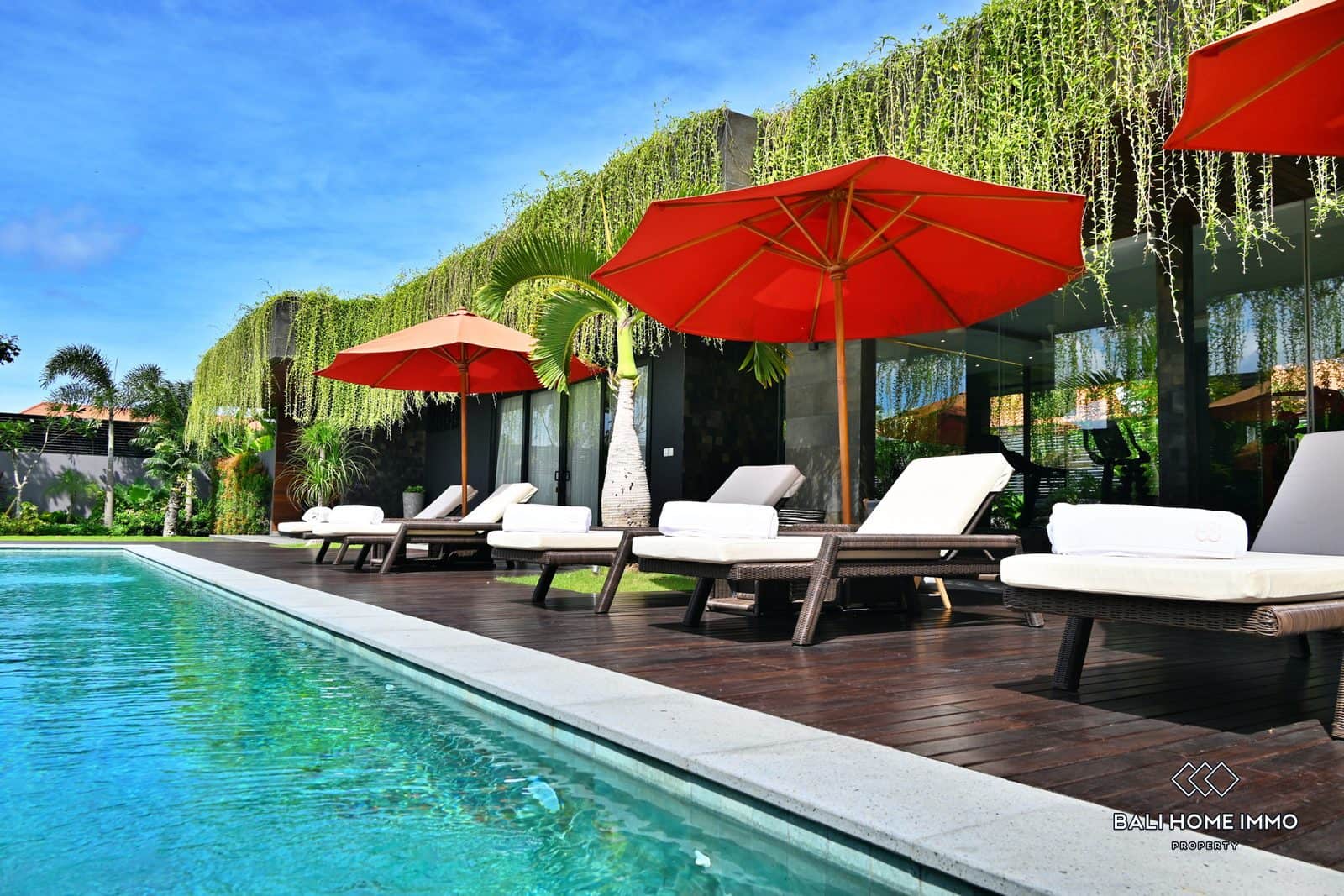 5-bedroom leasehold villa in Seminyak — photo 2 of 5
