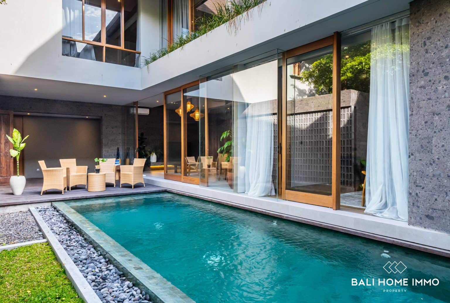 5-bedroom freehold villa in Pererenan — photo 2 of 5