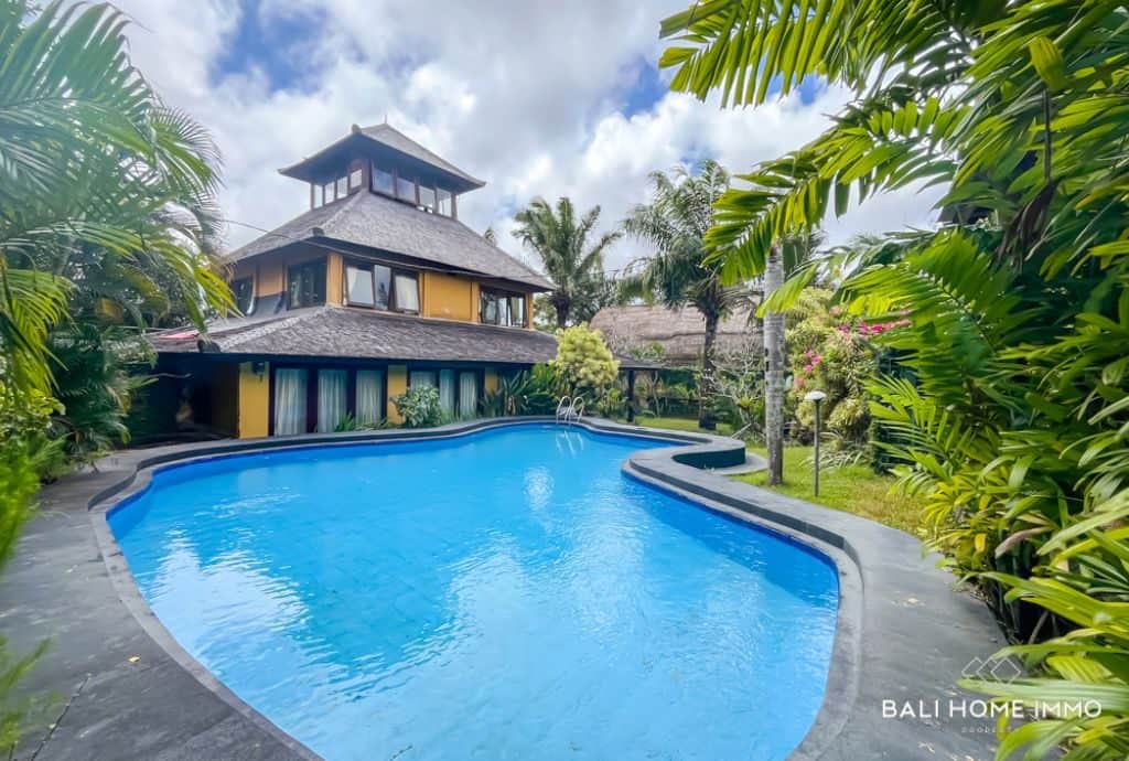 Serene 3 Bedroom Villa Surrounded by Expansive Greenery for Sale Freehold in Ungasan