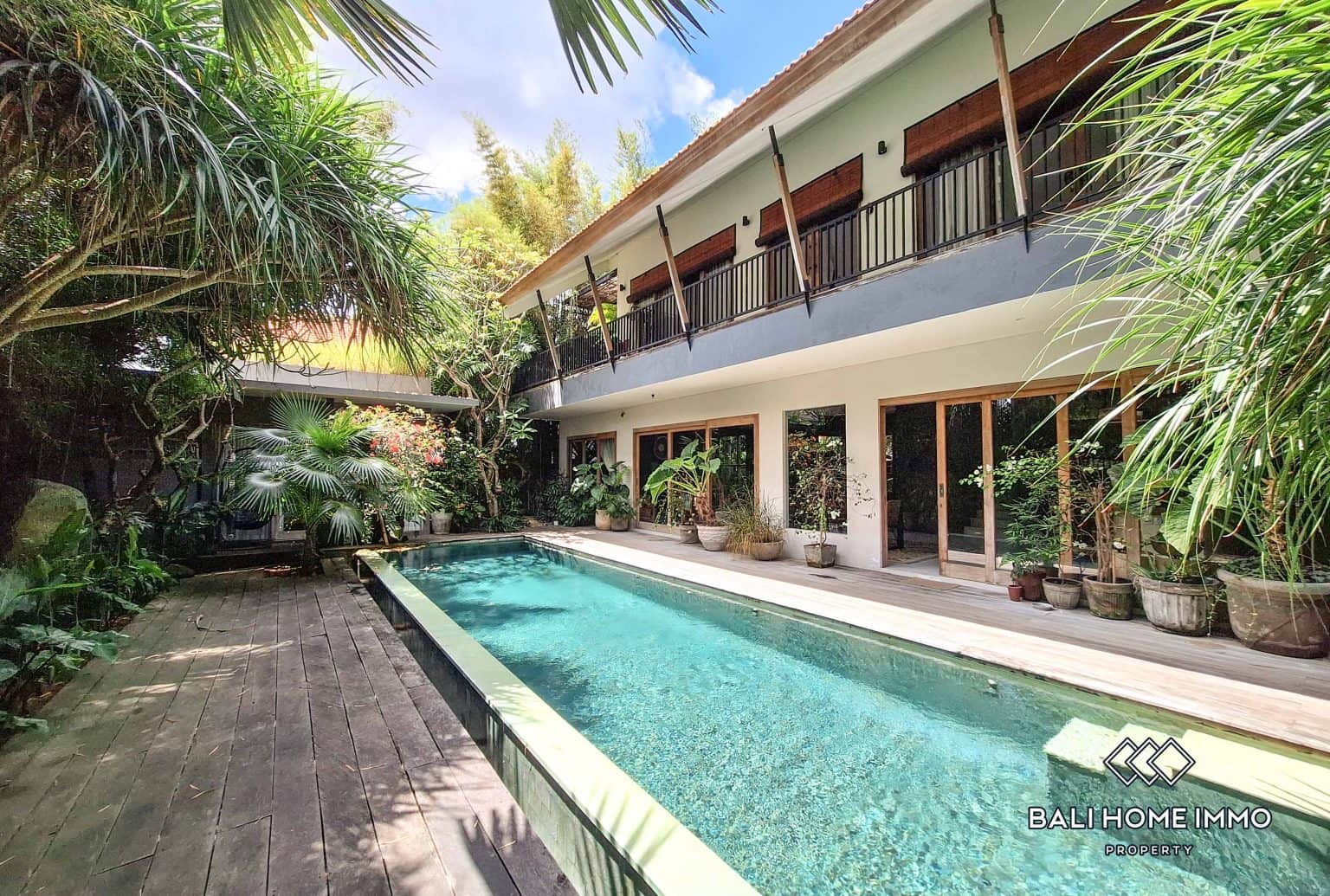 Villa familiale de 3 chambres à vendre à Canggu Nelayan Beach