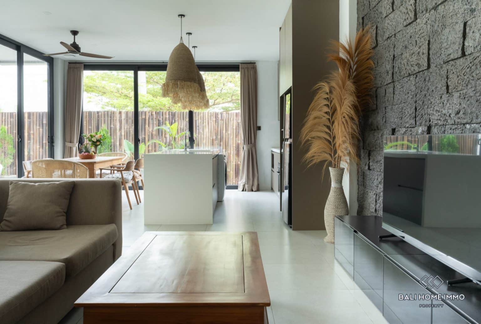 4-bedroom leasehold villa in Canggu — photo 3 of 5