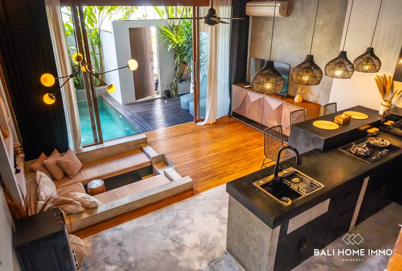 Beautiful 1 Bedroom villa for sale leasehold in Bali Canggu - Batubolong