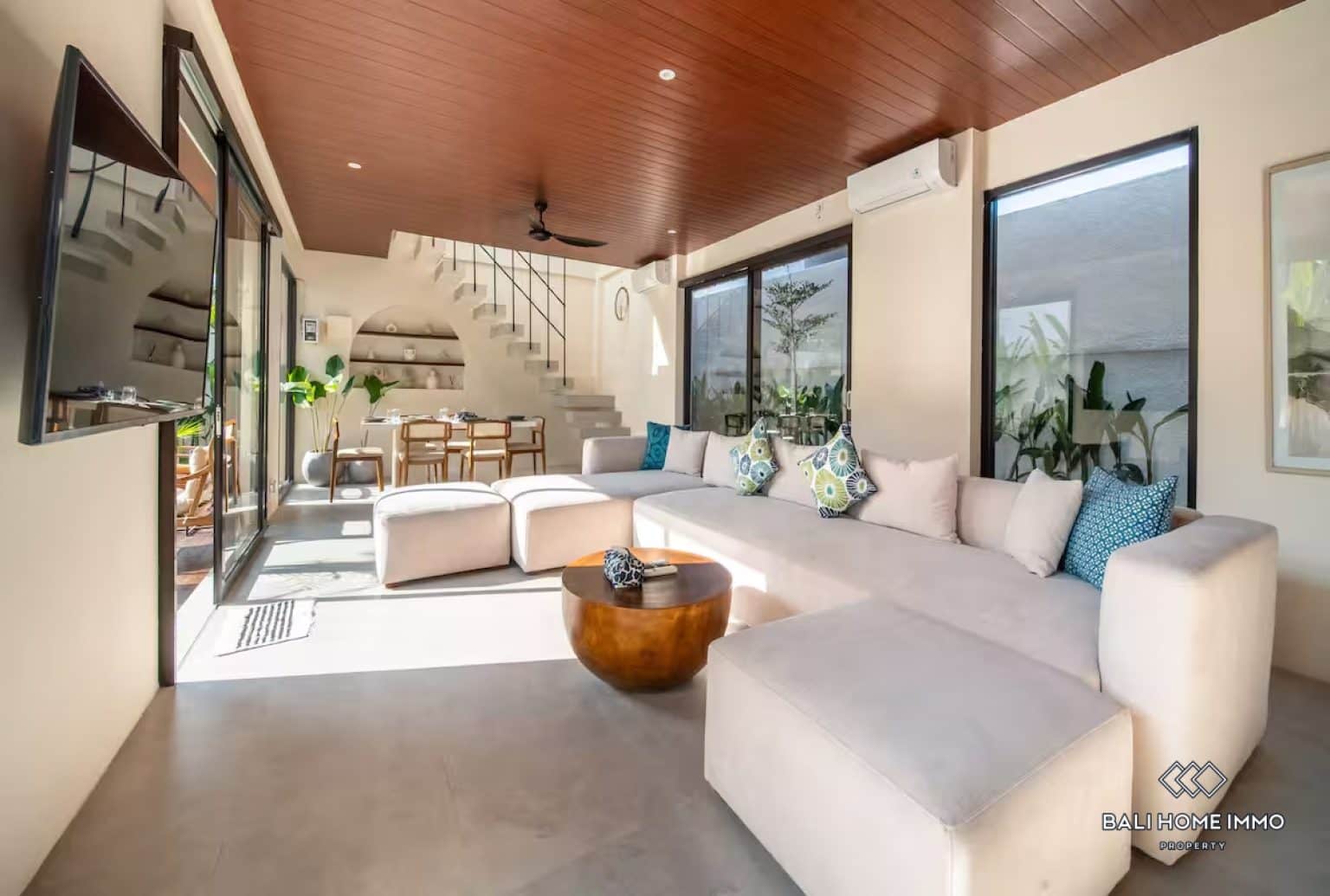 5-bedroom leasehold villa in Canggu — photo 3 of 5