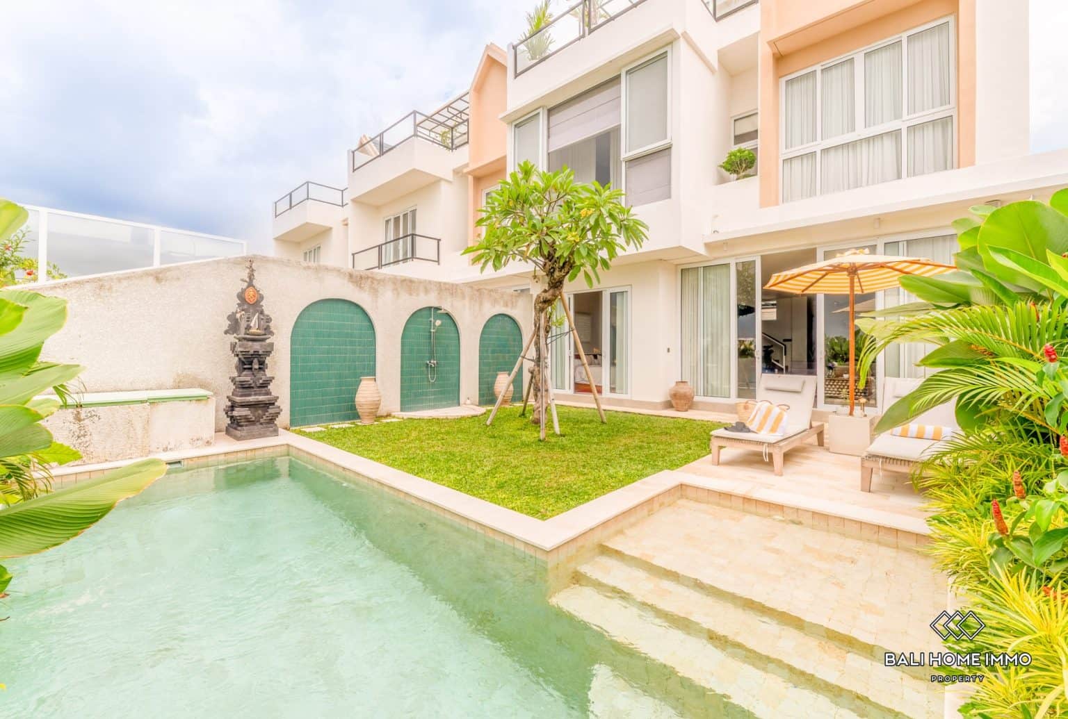 Brand new 4 Bedrooms villa for sale leasehold in Bali Cemagi Seseh