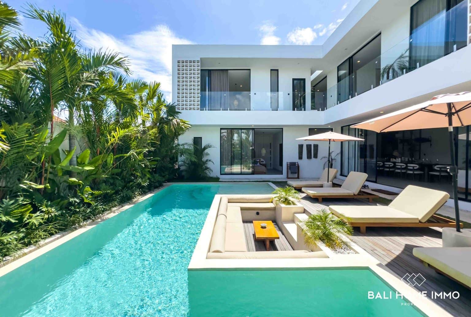 Stunning Brand new 5-bedroom villa for sale in Tumbak Bayuh