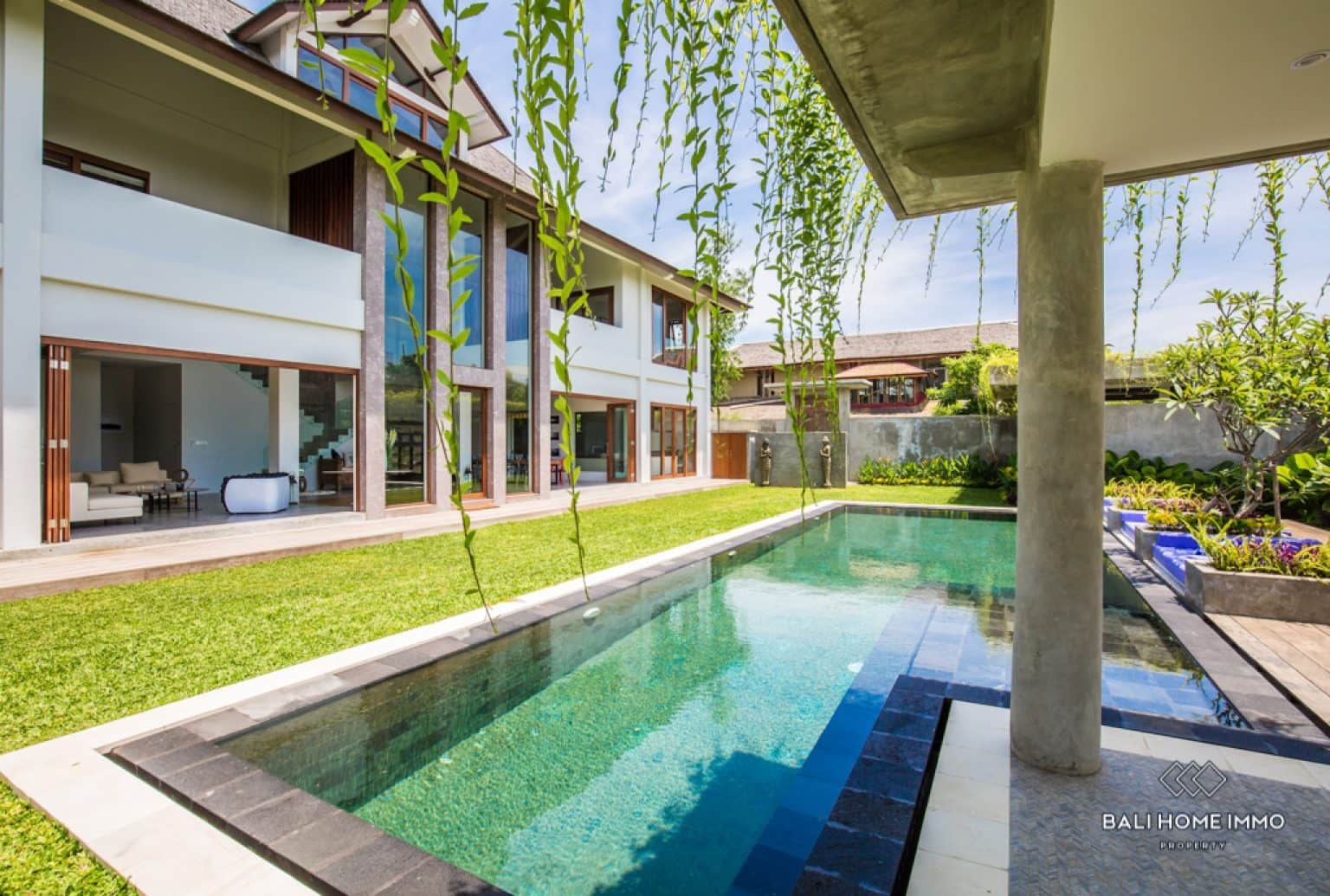 7-bedroom freehold villa in Candidasa — photo 2 of 5