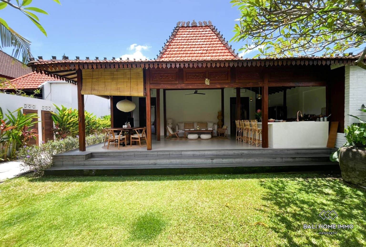 3 bedroom Family Joglo for sale leasehold in Pererenan Beachside