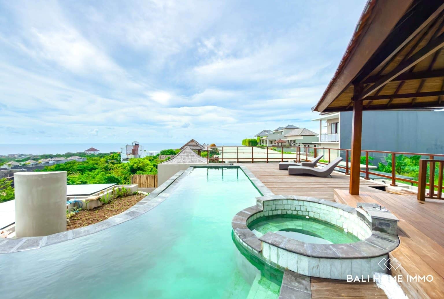 3-bedroom freehold villa in Ungasan — photo 2 of 5