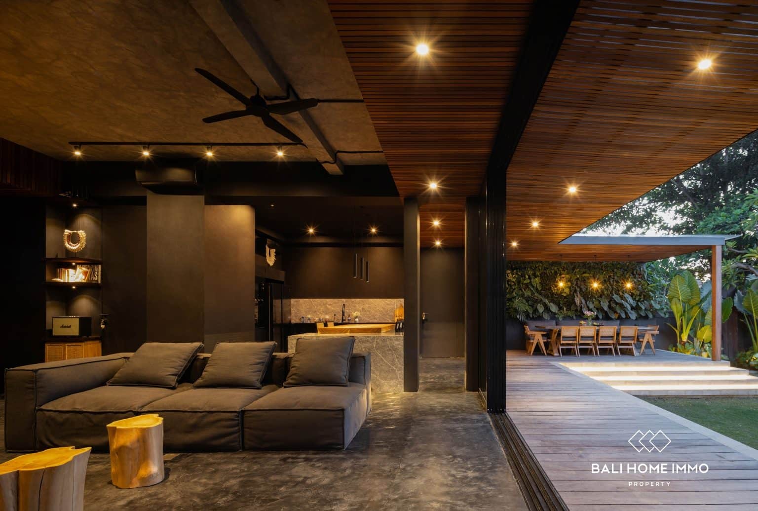 4-bedroom leasehold villa in Canggu — photo 2 of 5