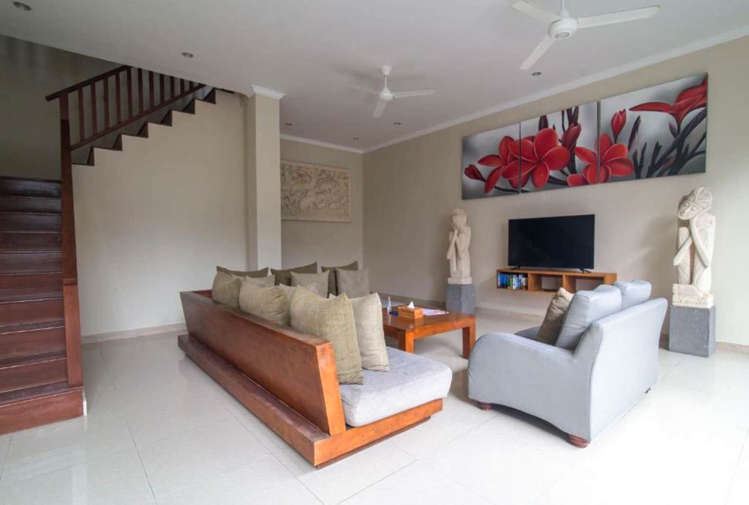 4-bedroom leasehold villa in Canggu — photo 2 of 5