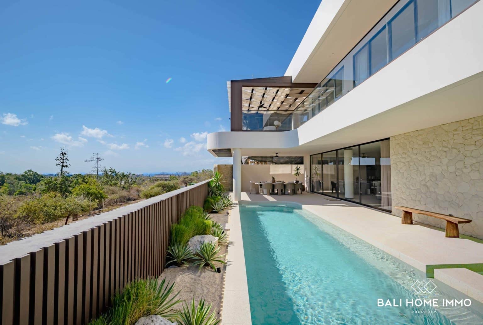 4-bedroom freehold villa in Uluwatu — photo 2 of 5