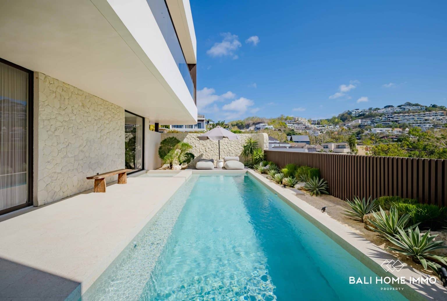 4-bedroom freehold villa in Uluwatu — photo 3 of 5