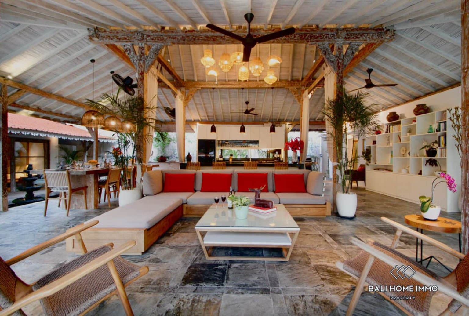 4-bedroom leasehold villa in Canggu — photo 2 of 5