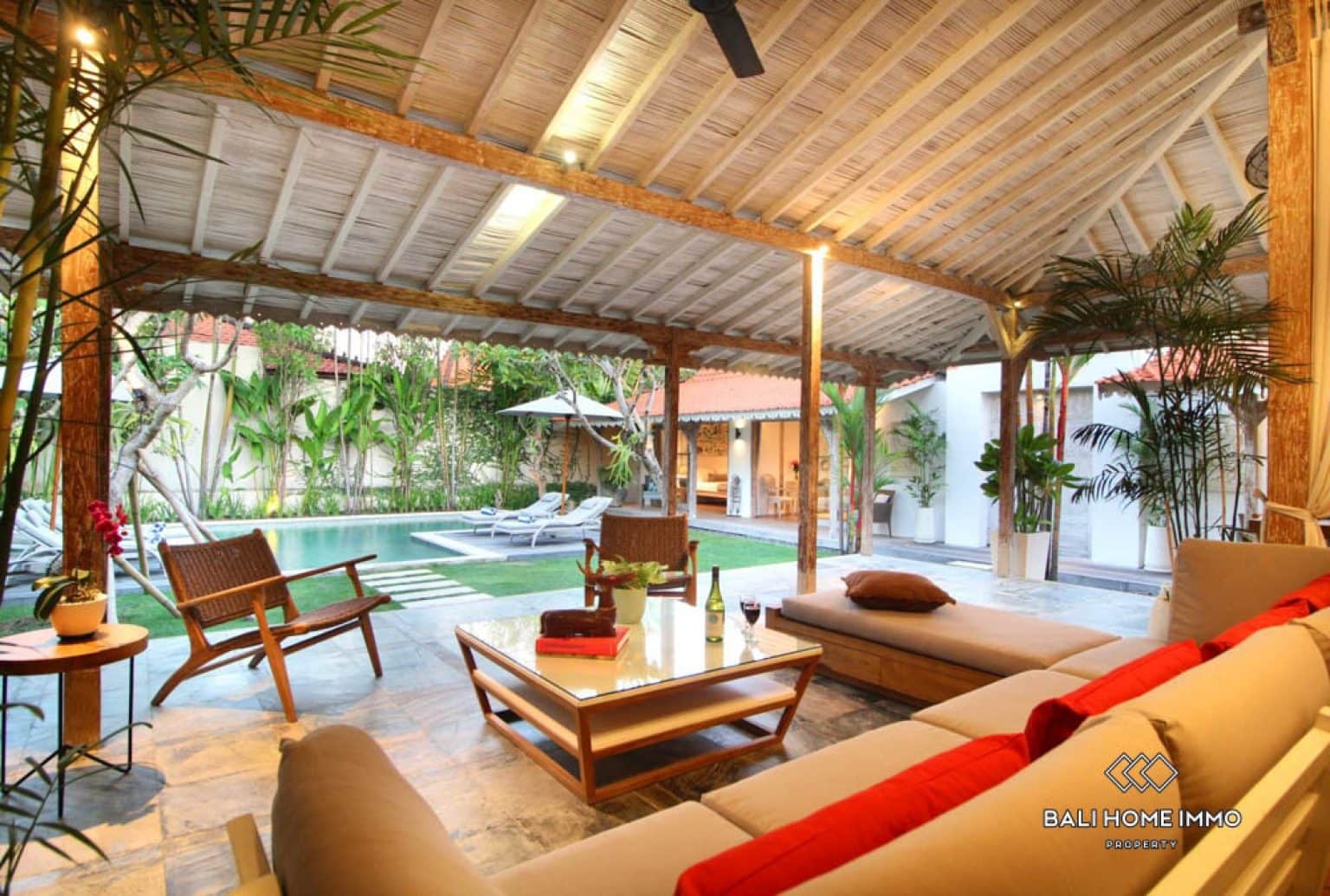 4-bedroom leasehold villa in Canggu — photo 3 of 5