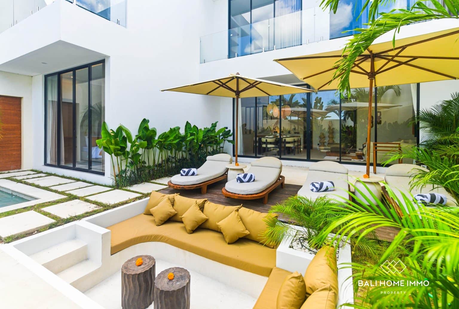 4-bedroom leasehold villa in Pererenan — photo 2 of 5