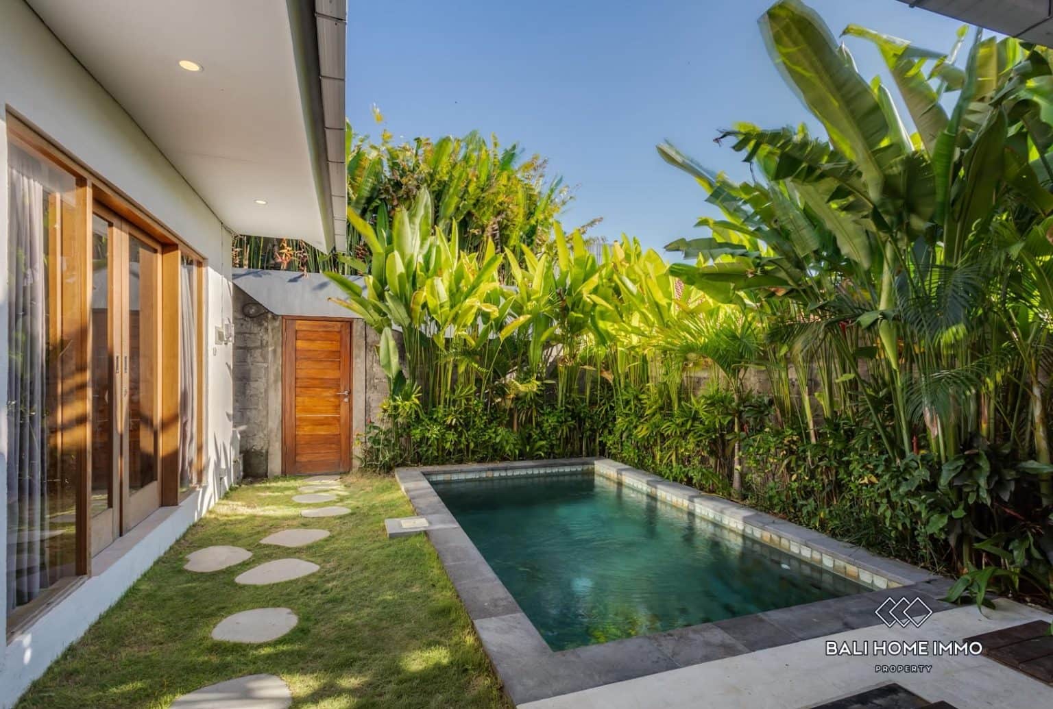 Flexible Investment Estate In Padonan : 6 Units Guest House + 1 Unit Private Villa