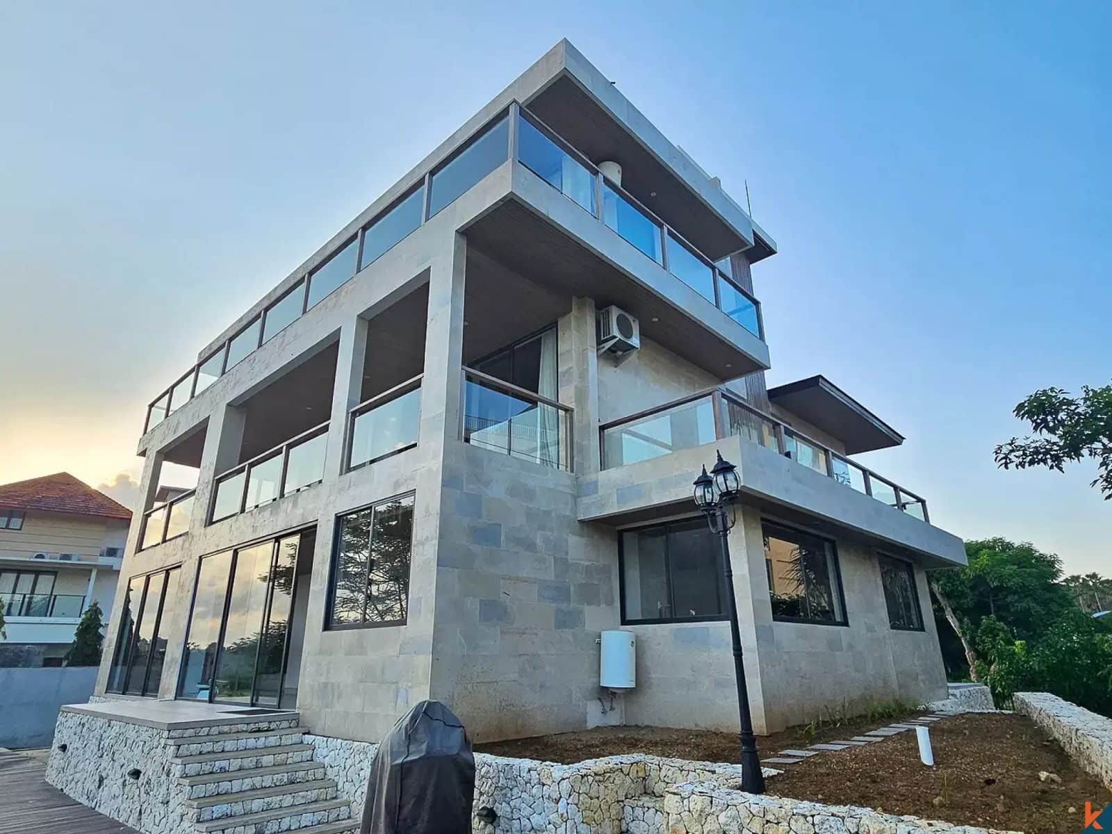 4-bedroom freehold villa in Bingin — photo 3 of 5