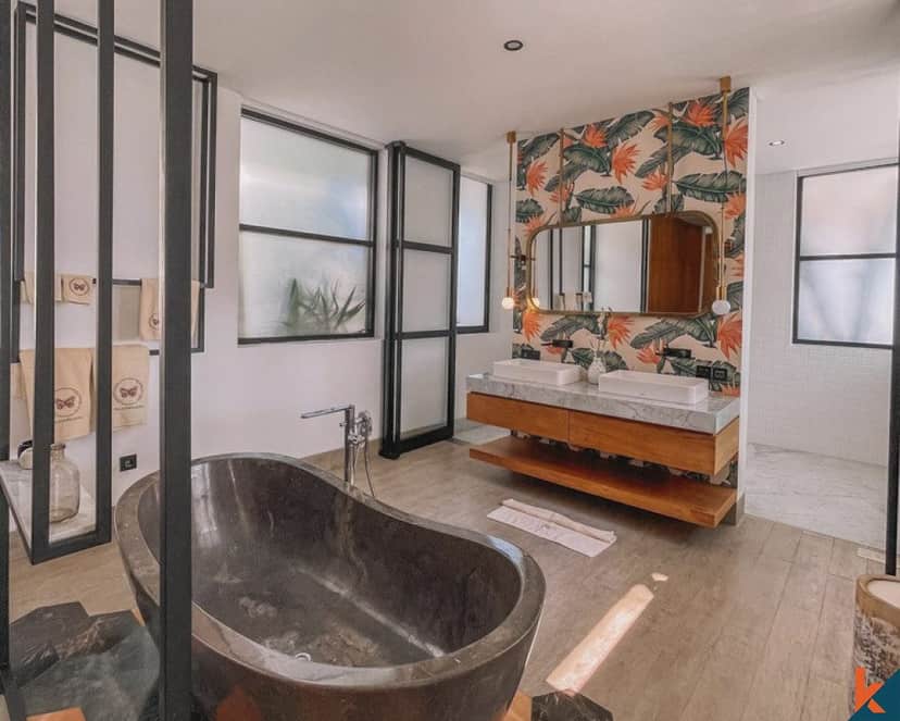 6-bedroom freehold villa in Canggu — photo 4 of 5