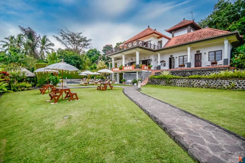 11-bedroom freehold villa in Amed — photo 2 of 5