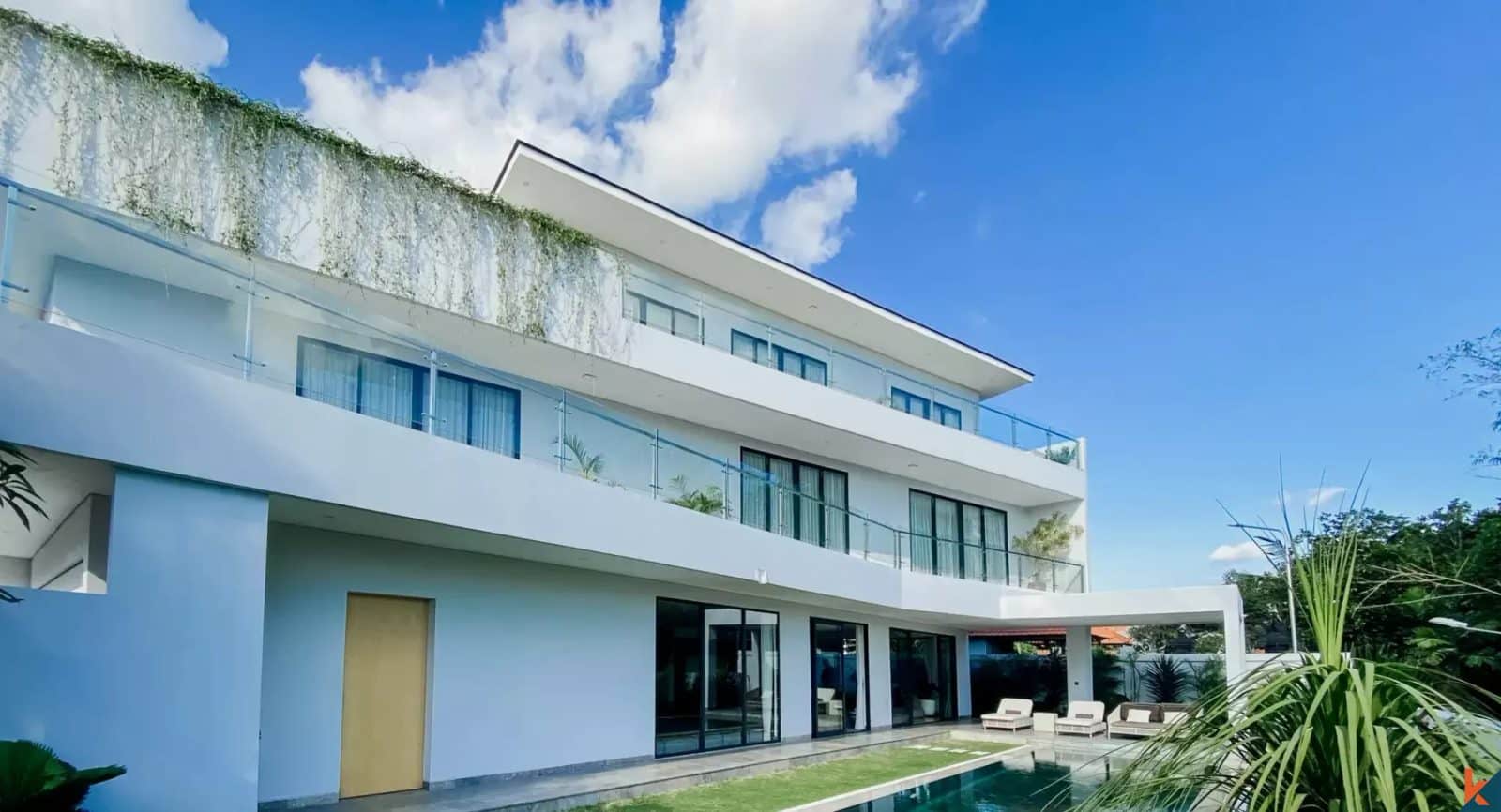 Exquisite luxury four bedroom villa with rice field and sunset view for sale in Pererenan