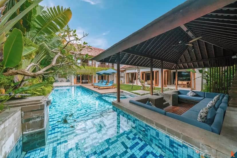 4-bedroom freehold villa in Seminyak — photo 2 of 5