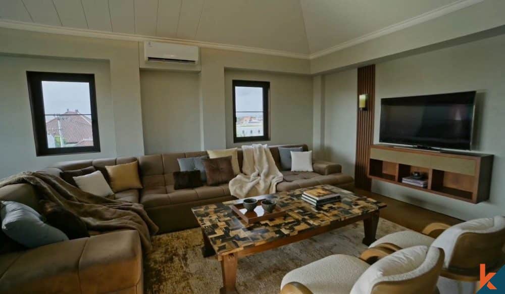 4-bedroom freehold villa in Seminyak — photo 2 of 5