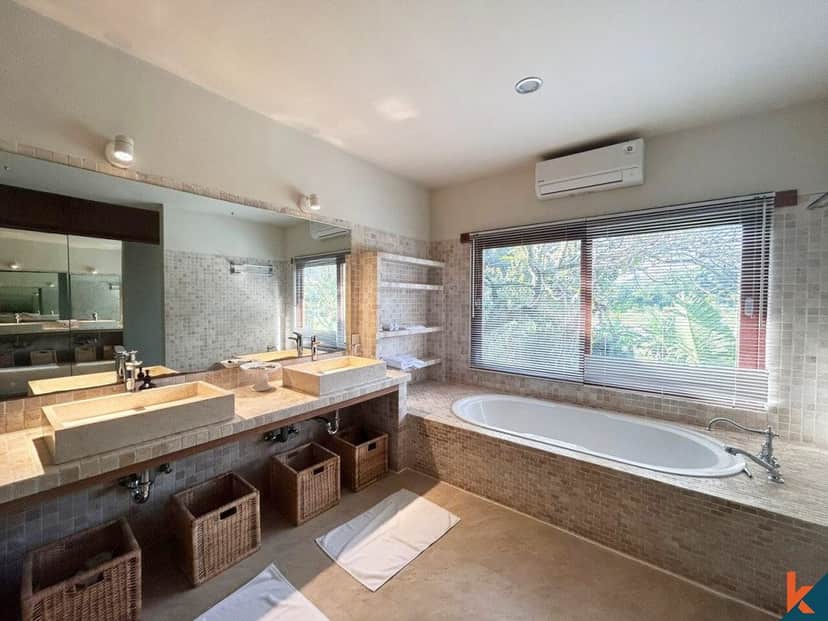 5-bedroom leasehold villa in Berawa — photo 4 of 5