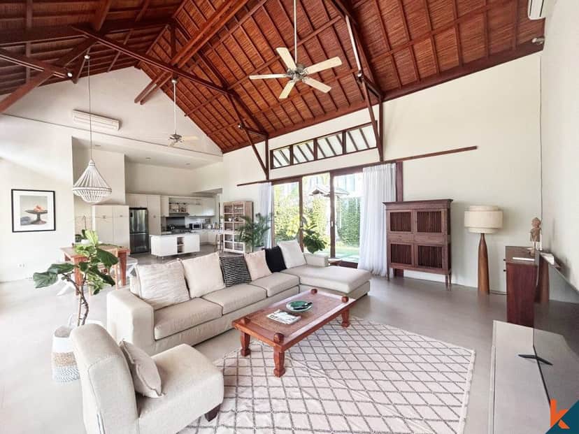 5-bedroom leasehold villa in Berawa — photo 2 of 5