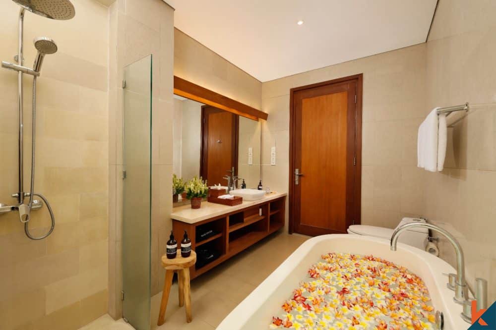 6-bedroom leasehold villa in Canggu — photo 3 of 5