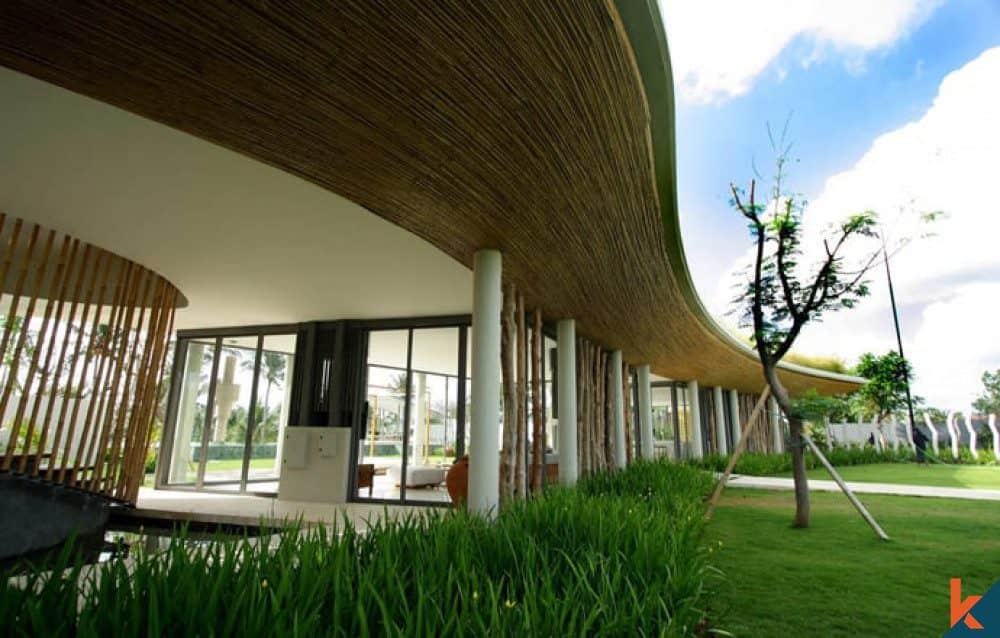 Exclusive and Luxurious Villa with Massive Courtyard in Kayu Tulang for Sale