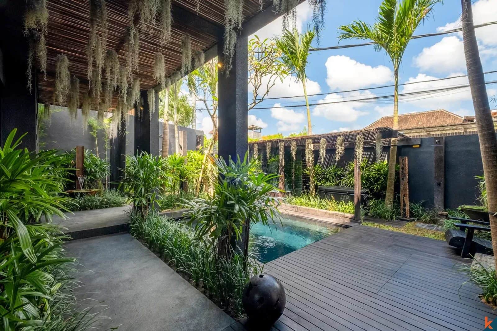Great four bedroom leasehold villa in central location of Berawa