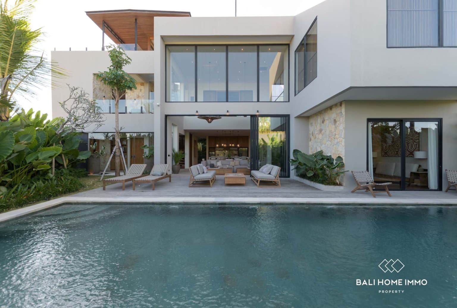 LUXURY 4 Bedroom Villa FOR LEASEHOLD SALE in PERERENAN BALI