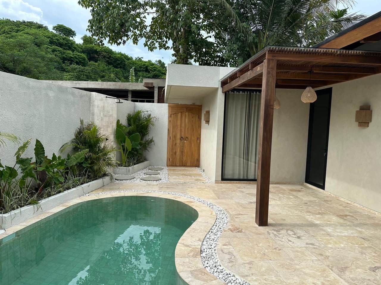 2-bedroom freehold villa in Kuta (Lombok) — photo 2 of 5