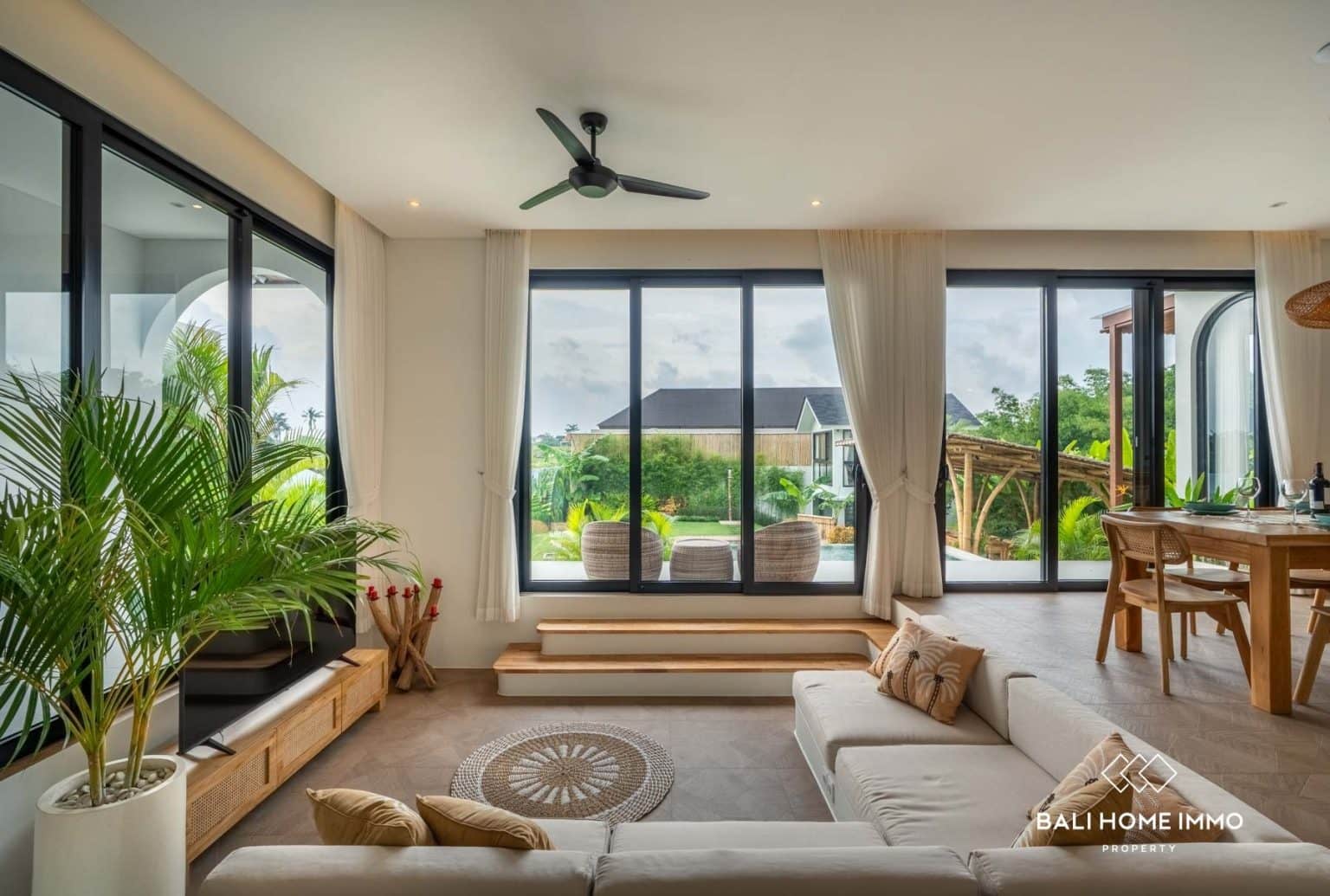 5-bedroom leasehold villa in Canggu — photo 3 of 5